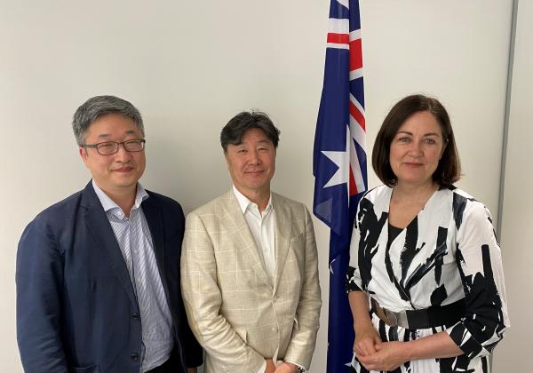 LR Hanwa Defense Australia General Manager Operations Russell Joongsuk Kim, Managing Director Richard Cho, Senator Sarah